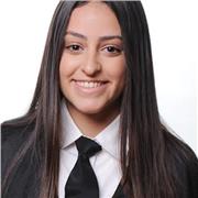 Profesora titulada en Educación Infantil y con experiencia  ofreciendo clases de refuerzo, incluyendo inglés (A2 certificado)